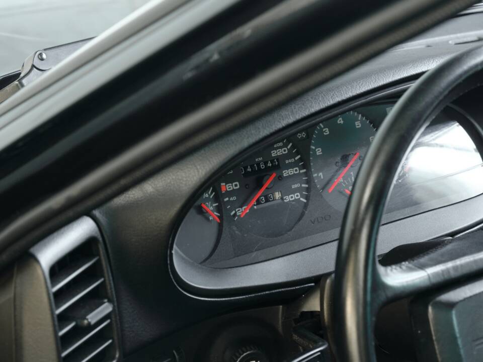 Bild 40/50 von Porsche 944 Turbo (1990)