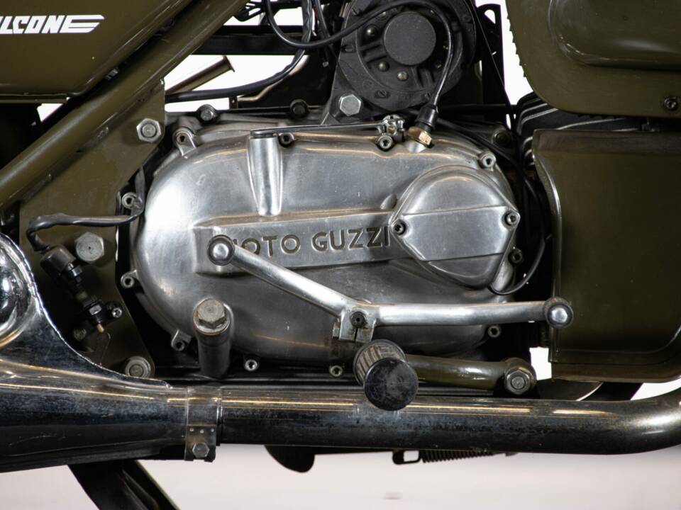 Bild 34/50 von Moto Guzzi Nuovo Falcone Militare (1973)