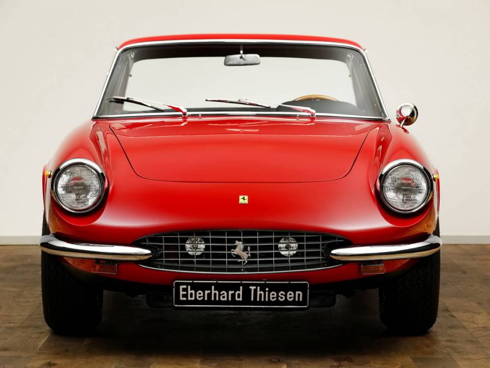 Afbeelding 6/27 van Ferrari 330 GTC (1967)