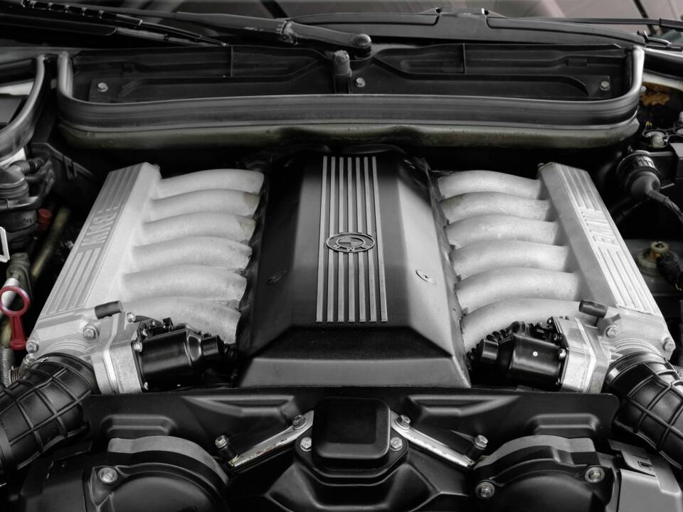 Bild 32/45 von BMW 850i (1990)