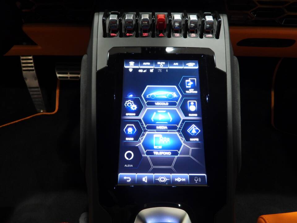 Bild 8/15 von Lamborghini Huracán Evo RWD (2020)