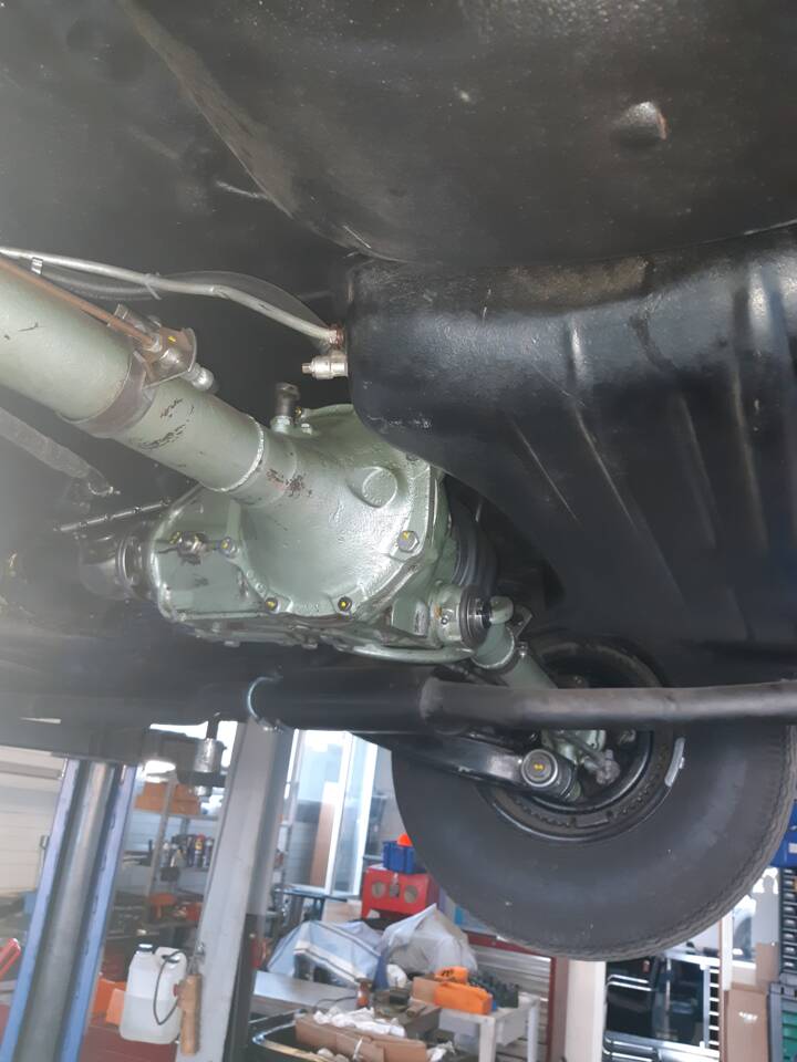 Image 40/46 of Peugeot 404 Coupé (1967)