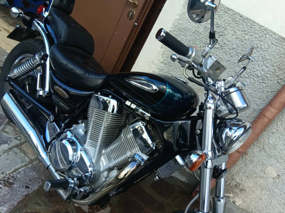 Image 3/4 of Suzuki VS 1400GL Intruder (1996)