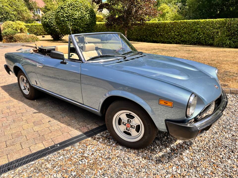 Bild 2/44 von FIAT Spider 2000 (1981)