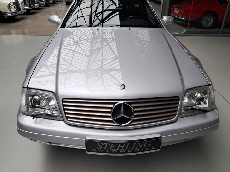 Image 36/50 of Mercedes-Benz SL 320 (1998)
