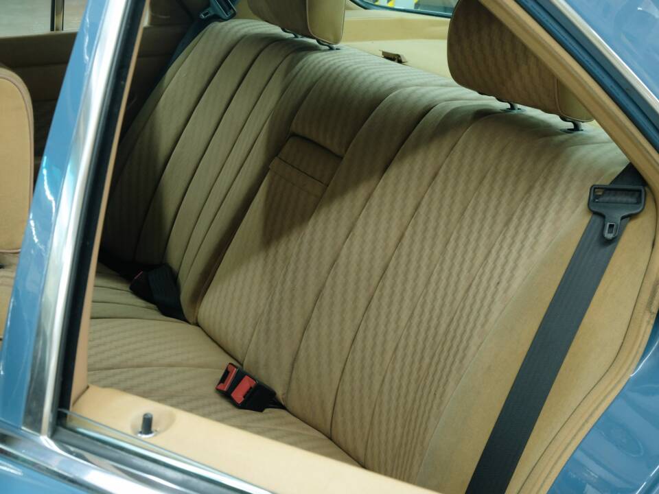 Bild 39/50 von Mercedes-Benz 280 SE (1983)
