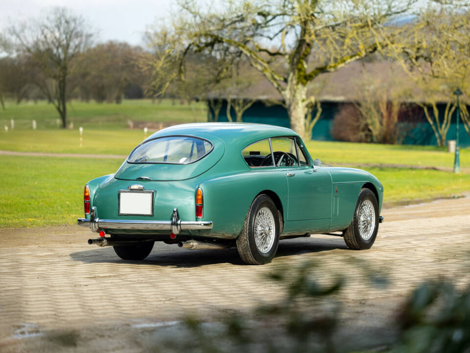 Image 2/50 of Aston Martin DB 2&#x2F;4 Mk III (1958)