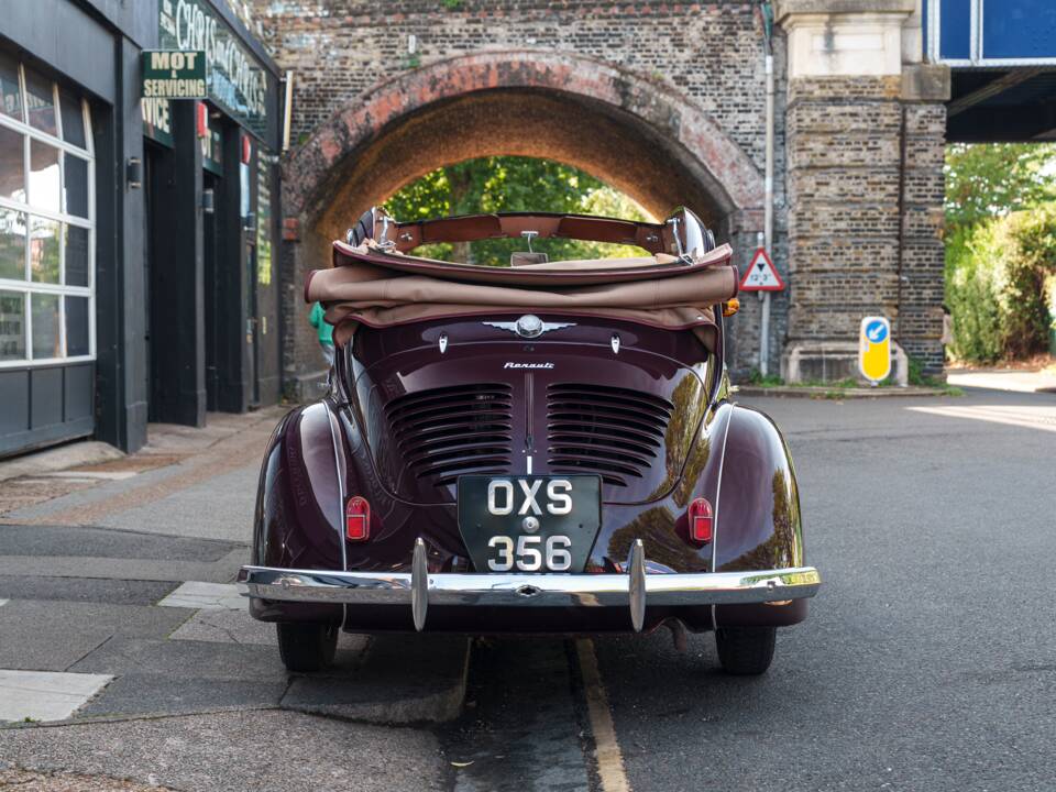 Immagine 6/33 di Renault 4 CV Décapotable (1951)