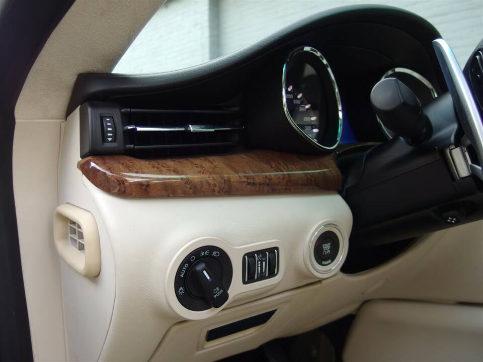 Image 53/98 of Maserati Quattroporte GTS (2015)