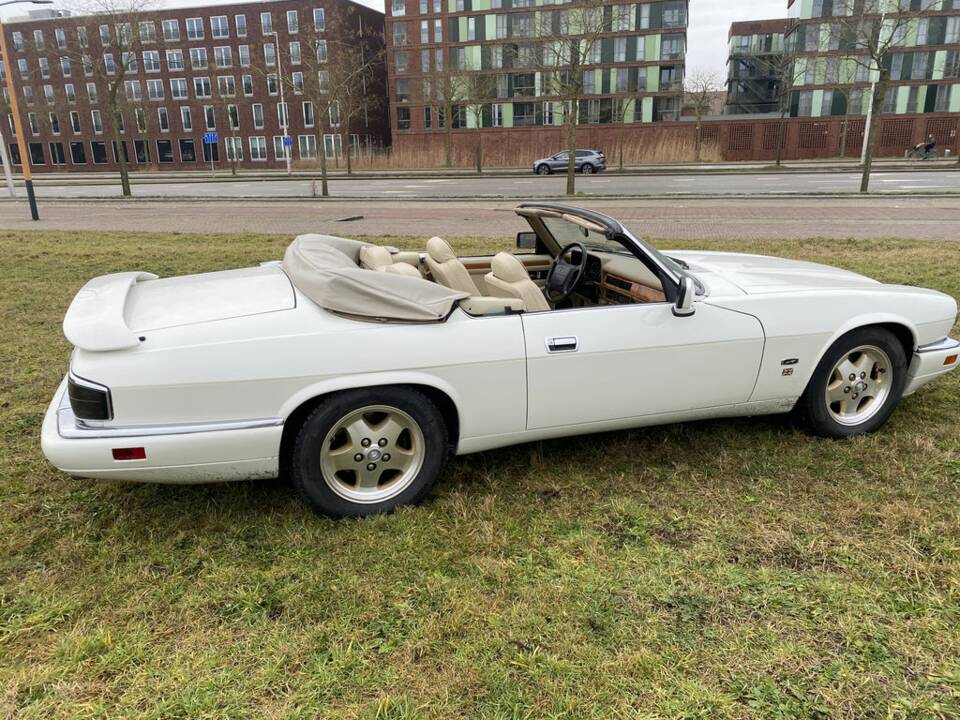 Image 6/8 of Jaguar XJS 6.0 (1995)
