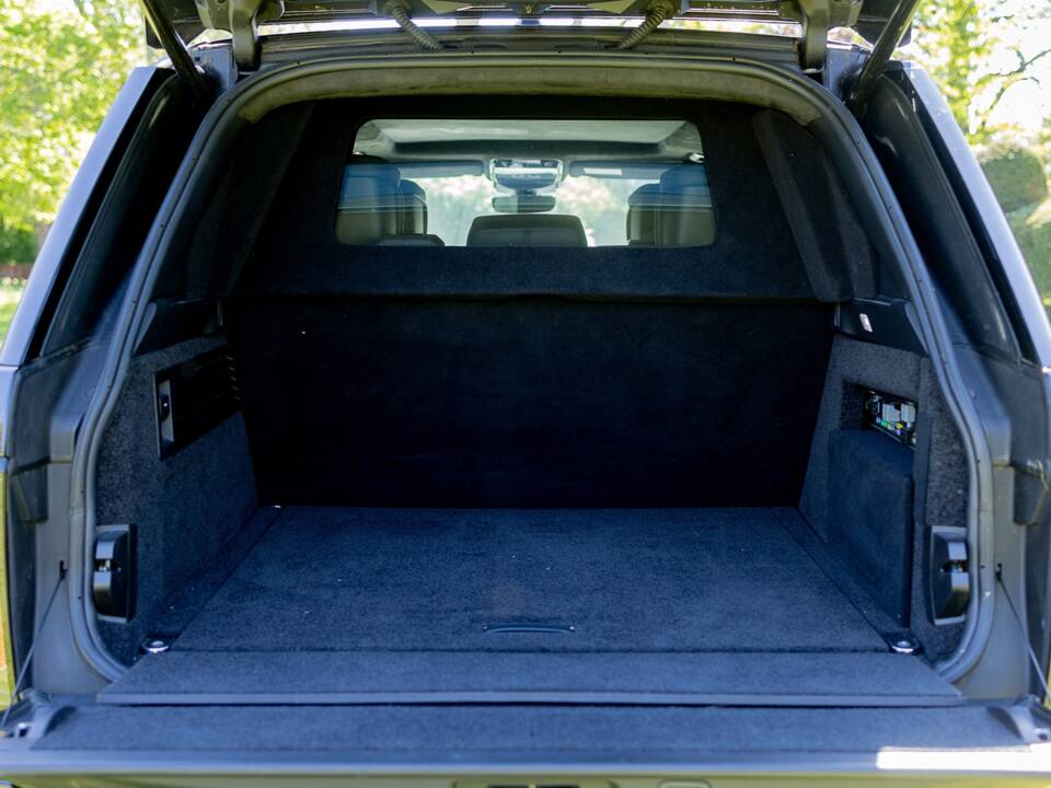Image 6/49 of Land Rover Range Rover V8 Armoured (2022)