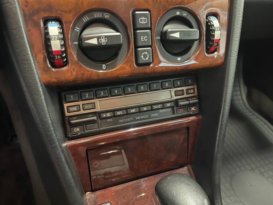 Image 19/19 de Mercedes-Benz 500 E (1992)