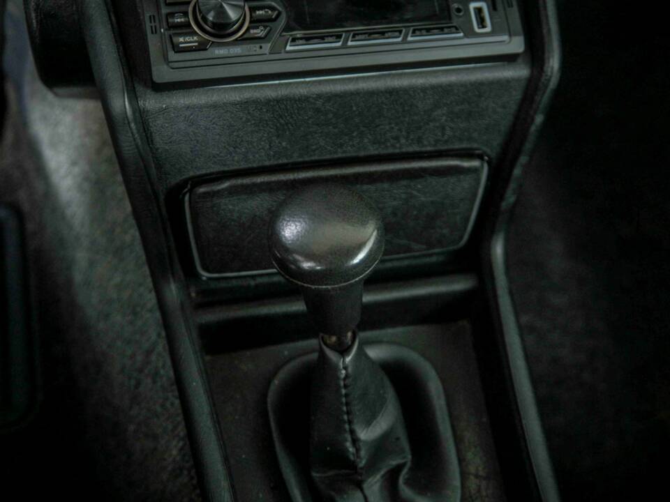 Bild 28/50 von BMW 320i (1981)