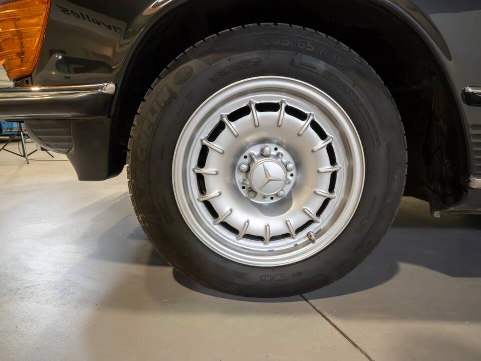 Image 21/32 of Mercedes-Benz 280 SL (1985)