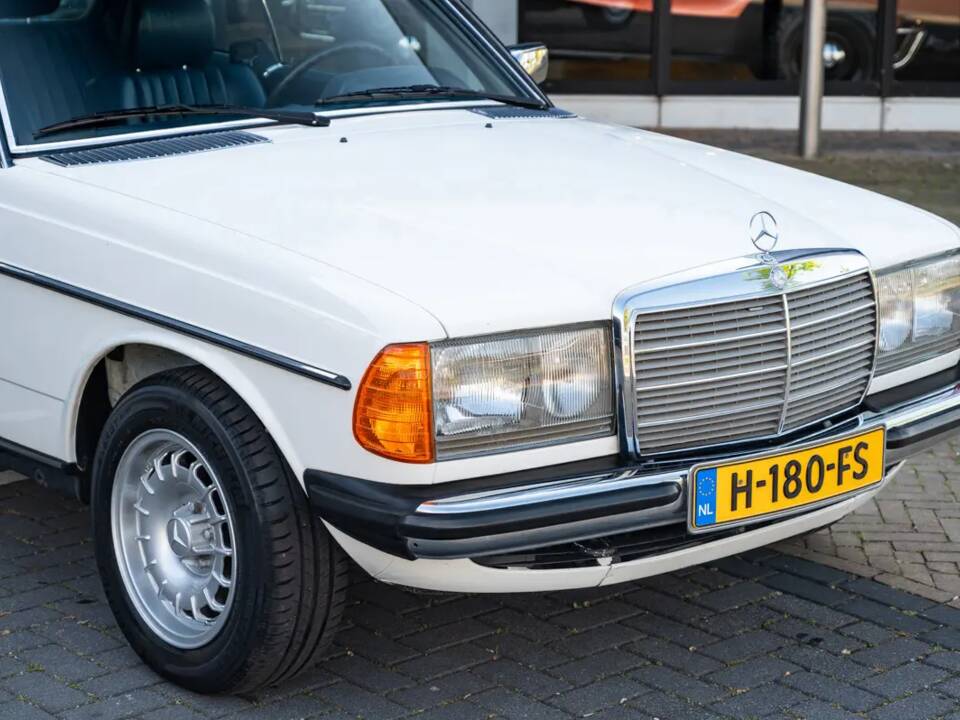 Image 35/62 of Mercedes-Benz 280 CE (1982)