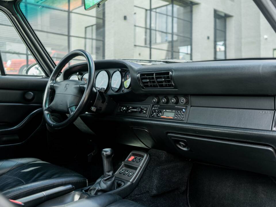 Bild 18/24 von Porsche 911 Carrera 4S (1996)