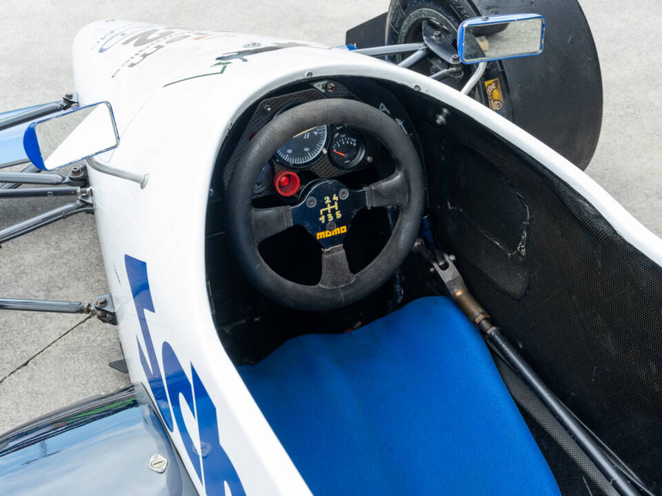 Image 43/64 of Dallara F392 Formula 3 (1992)