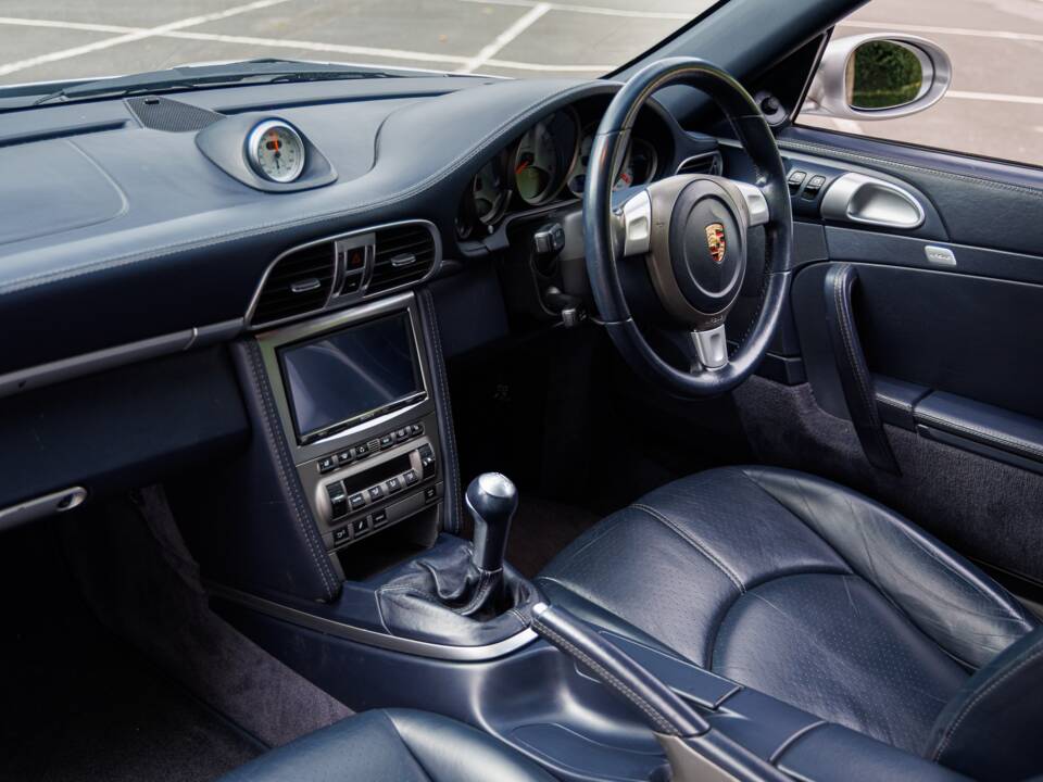 Bild 27/50 von Porsche 911 Carrera (2004)