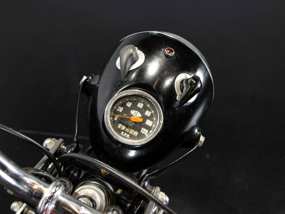 Bild 41/50 von Gilera 150 Sport (1951)
