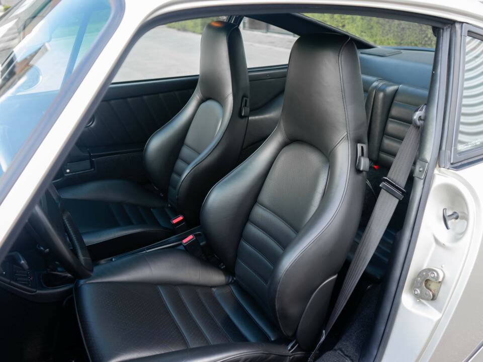 Bild 13/31 von Porsche 911 Carrera 4 (1990)