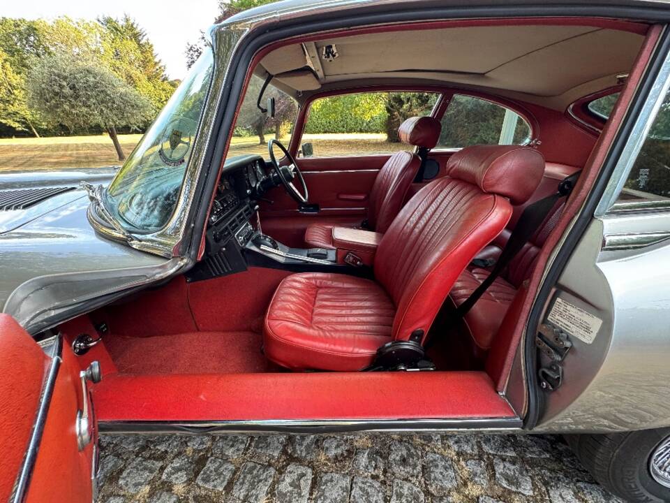 Afbeelding 22/30 van Jaguar E-Type V12 (2+2) (1974)