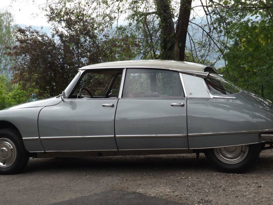 Image 3/35 de Citroën DS 21 Pallas (1969)