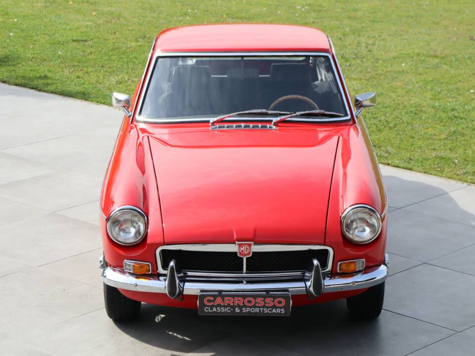 Image 18/50 of MG MGB GT (1974)
