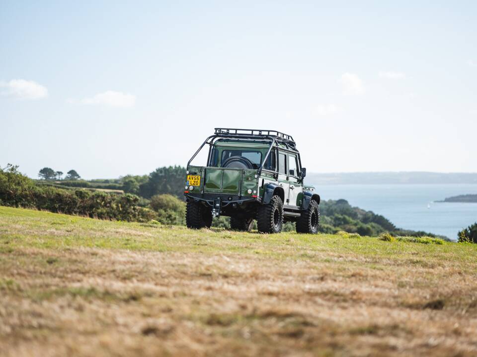 Immagine 22/50 di Land Rover Defender 110 (2005)