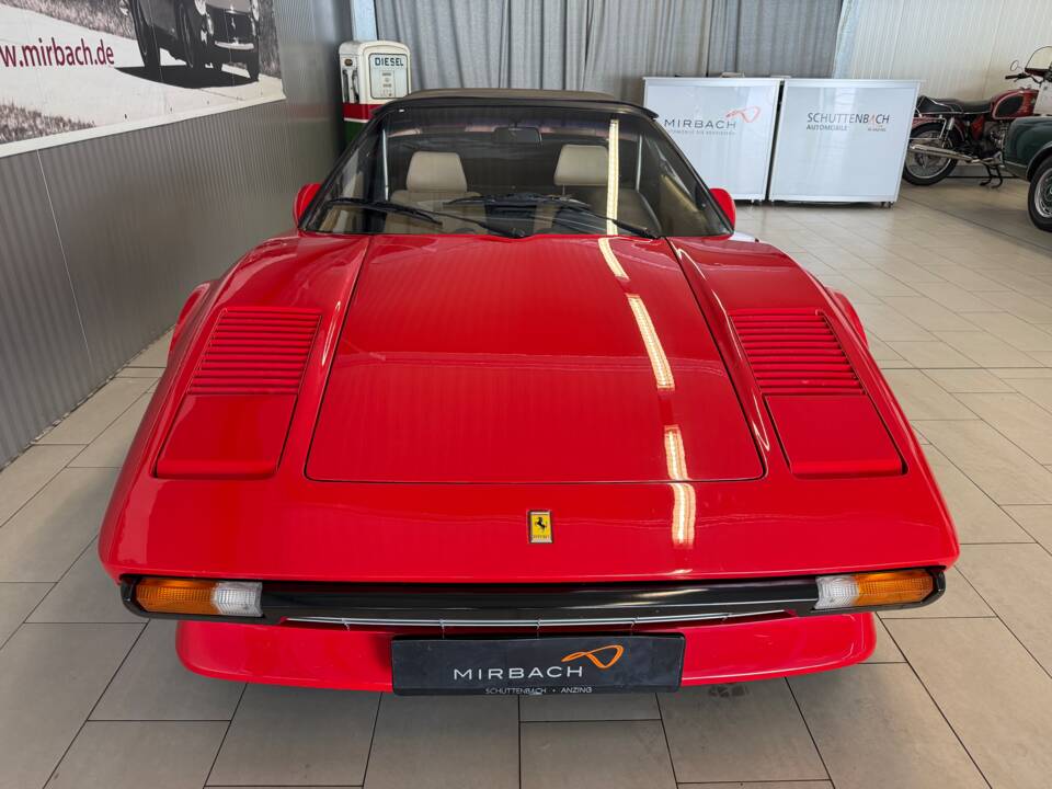 Afbeelding 6/21 van Ferrari 308 GTSi (1982)