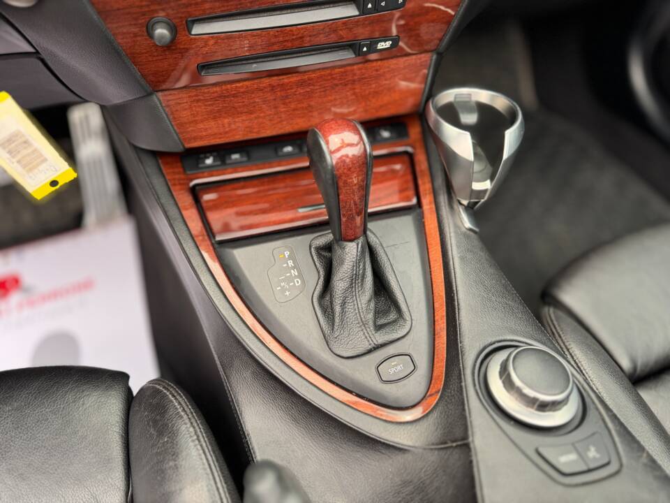 Imagen 13/26 de BMW 650i (2006)