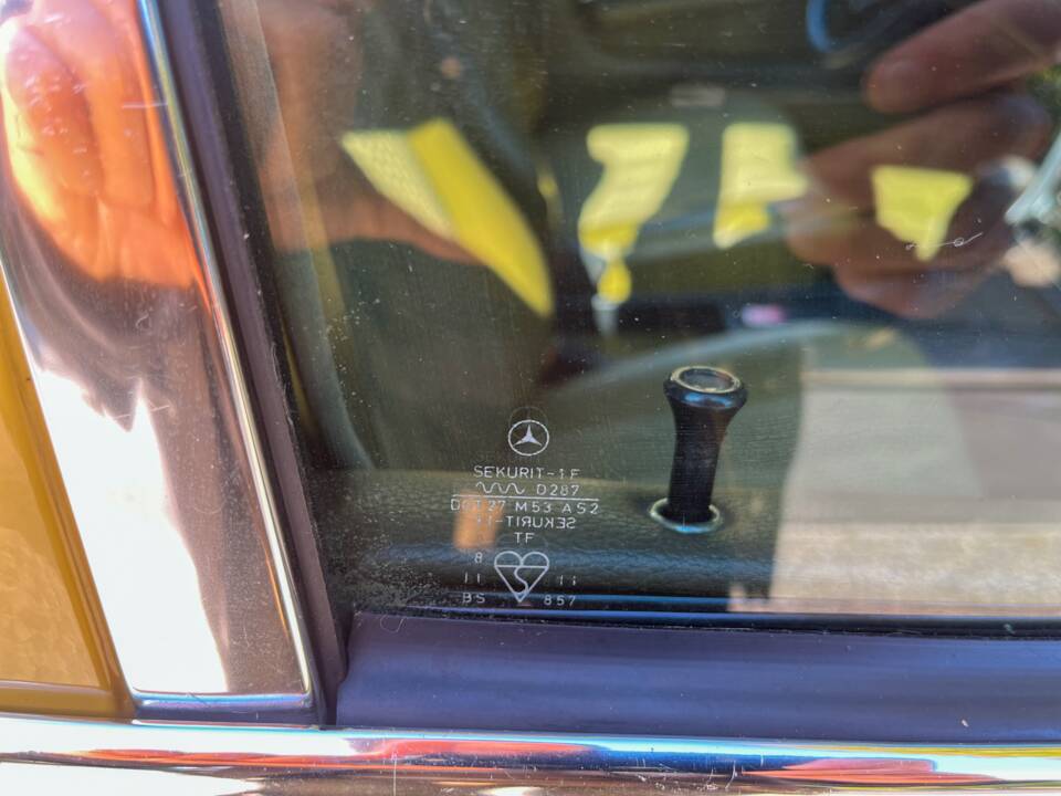 Image 70/139 of Mercedes-Benz 240 D (1978)