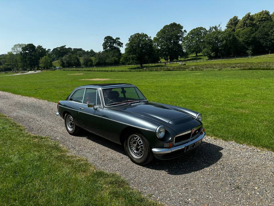 Image 14/38 of MG MGB GT V8 (1974)