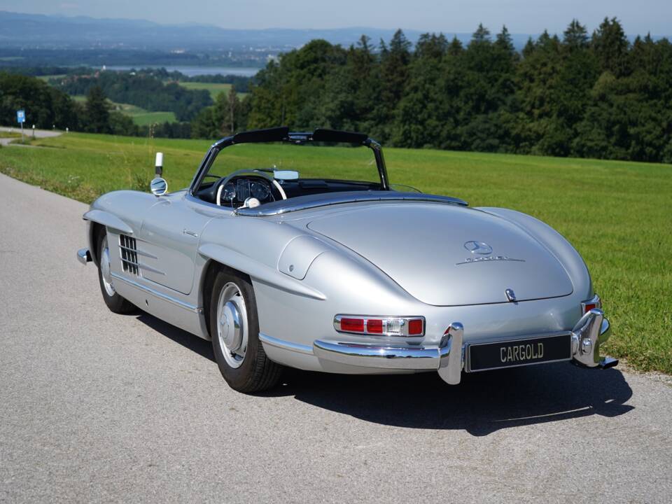 Image 27/38 of Mercedes-Benz 300 SL Roadster (1962)