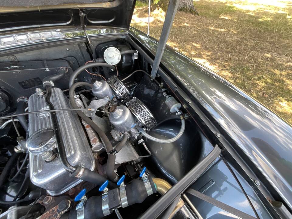 Imagen 34/45 de MG MGB GT (1974)