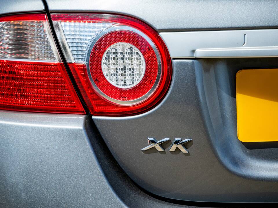 Image 44/50 de Jaguar XKR (2007)