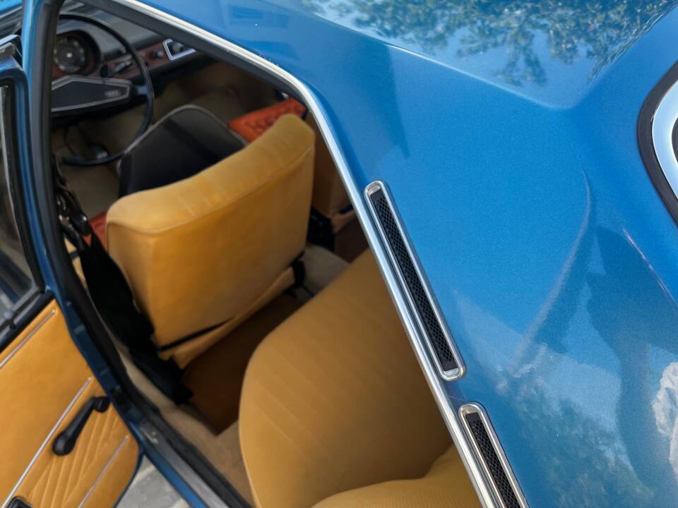 Bild 128/138 von Audi 80 GL (1974)