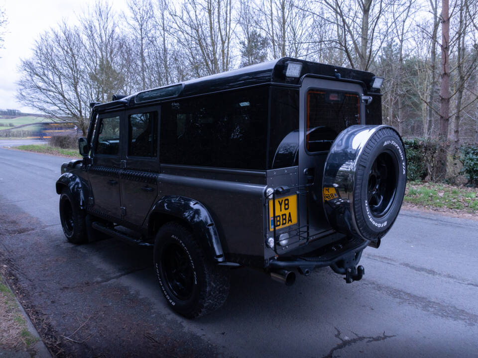 Image 4/16 of Land Rover Defender 110 (2010)