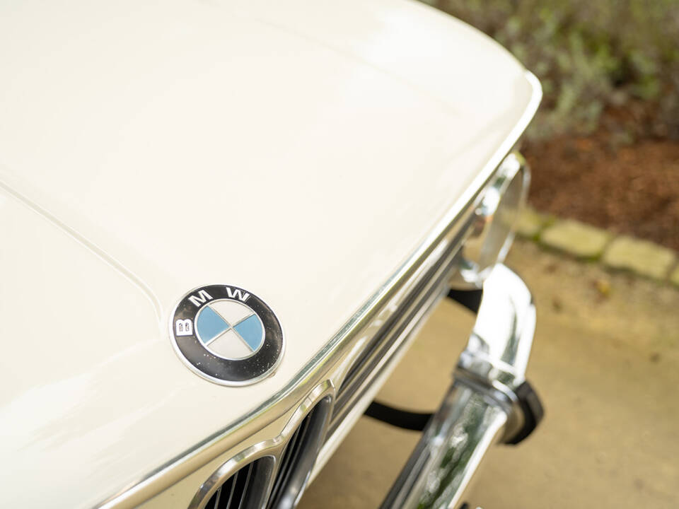 Image 26/76 of BMW 2002 Cabriolet (1971)