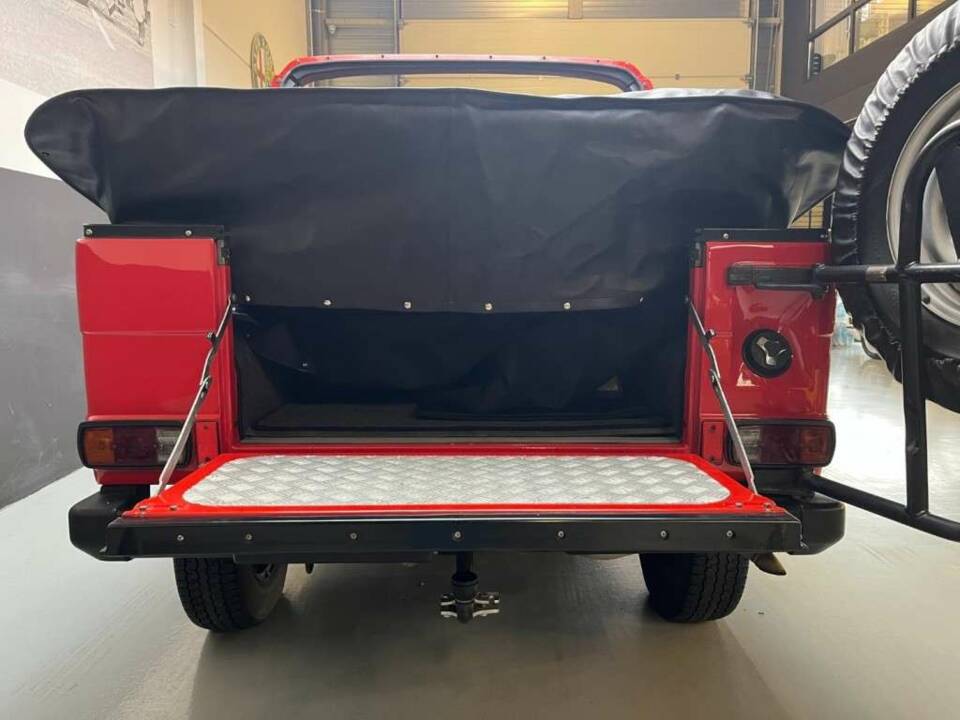 Image 15/50 de Mercedes-Benz 230 CE (1981)