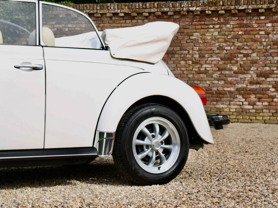Image 40/50 of Volkswagen Käfer 1303 &quot;Champagne Edition&quot; (1977)