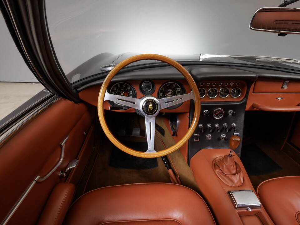 Immagine 27/35 di Lamborghini 400 GT (2+2) (1967)