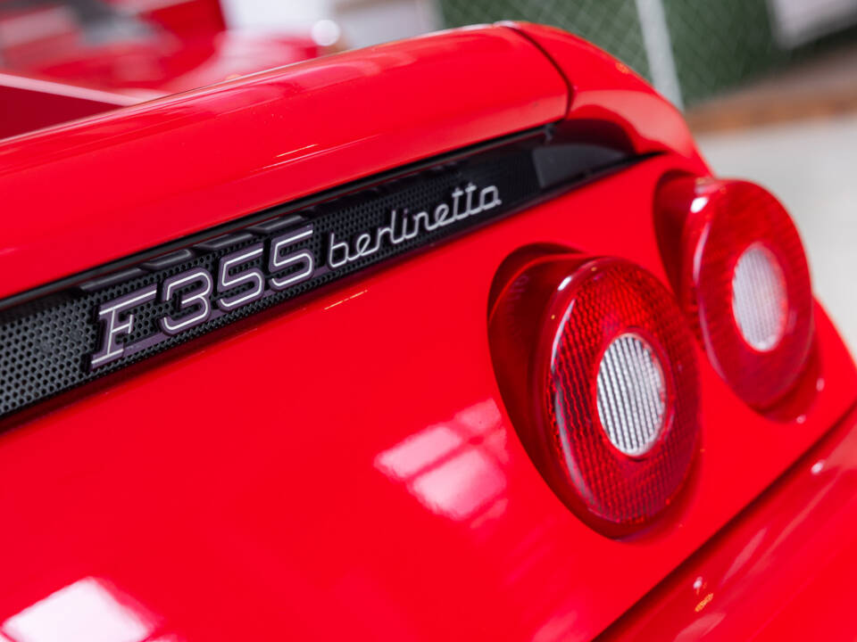 Bild 35/41 von Ferrari F 355 Berlinetta (1996)