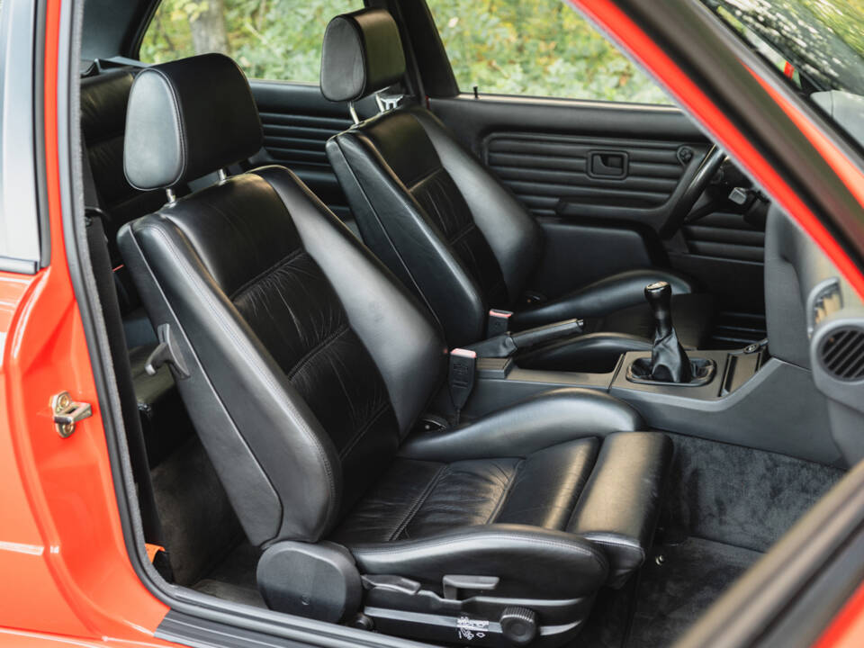 Image 16/50 of BMW M3 (1987)
