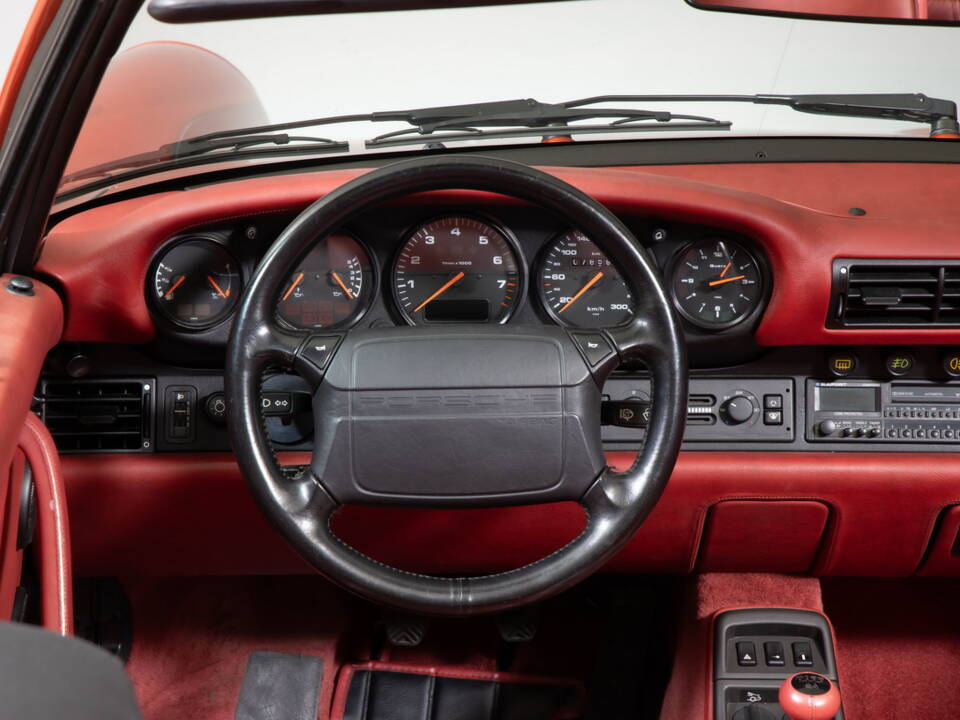 Immagine 29/34 di Porsche 911 Carrera 4 (1991)