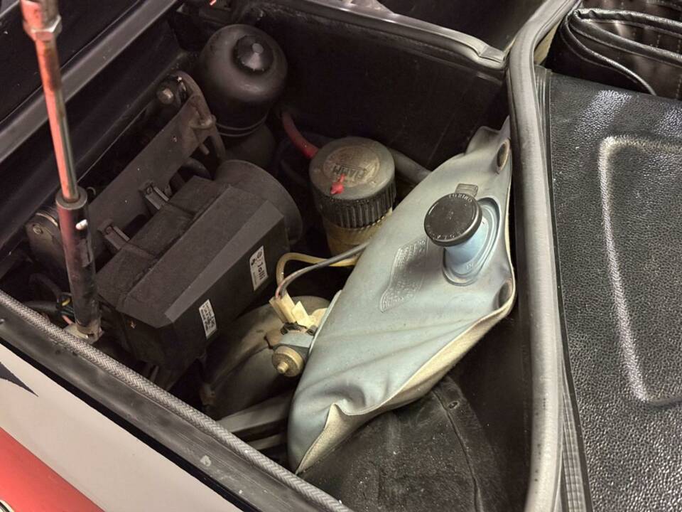 Image 36/50 of Ferrari Dino 208 GT4 (1980)