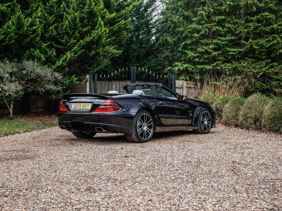 Immagine 7/46 di Mercedes-Benz SL 65 AMG (2005)