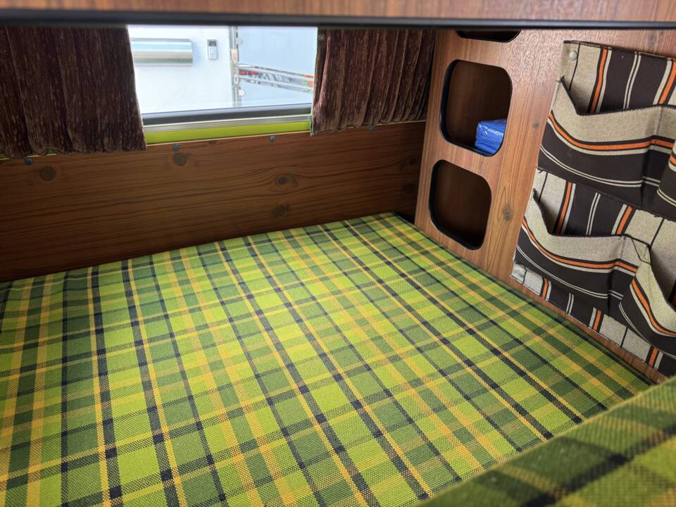 Image 78/100 of Volkswagen T2b Westfalia (1979)
