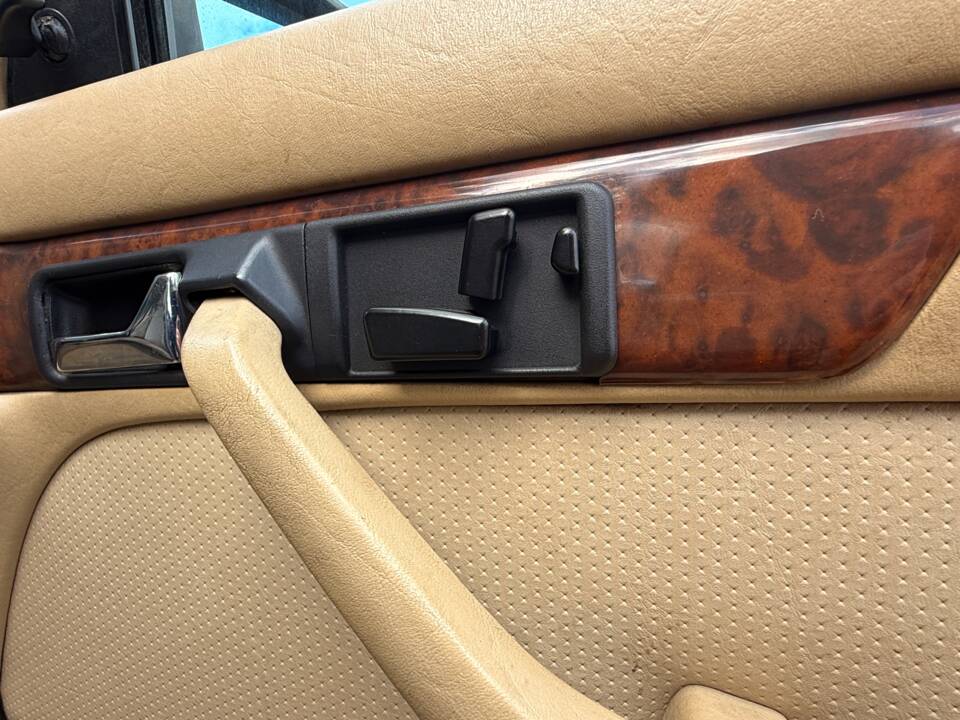 Imagen 15/30 de Mercedes-Benz 500 SE (1988)