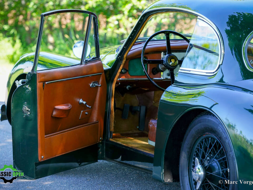 Image 5/53 of Jaguar XK 150 FHC (1958)