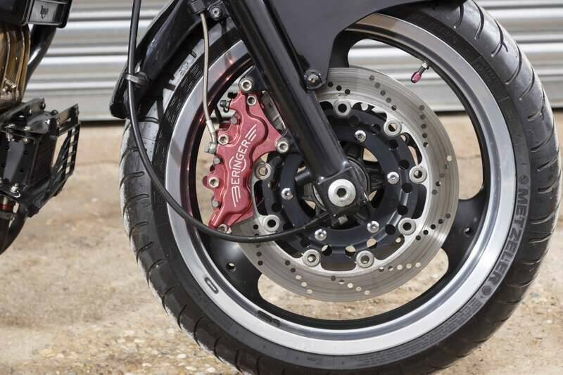 Image 15/37 of Triumph Speed Triple (1995)